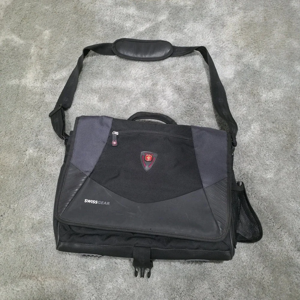 SwissGear Wenger Black Laptop Messenger Bag Shoulder Strap Briefcase Organizer